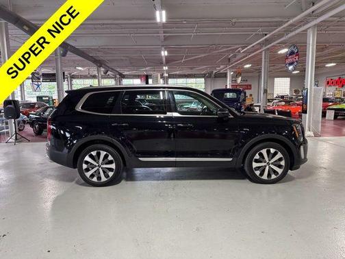Ebony Black 2022 Kia Telluride S