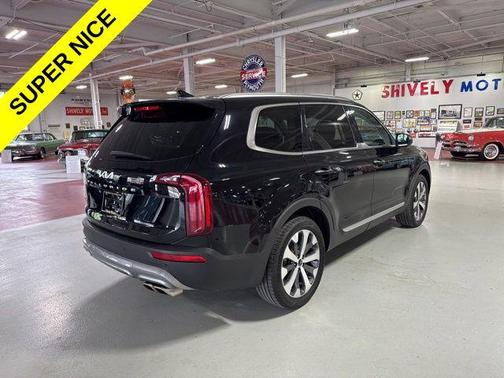 Ebony Black 2022 Kia Telluride S