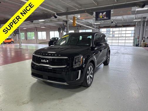 Ebony Black 2022 Kia Telluride S