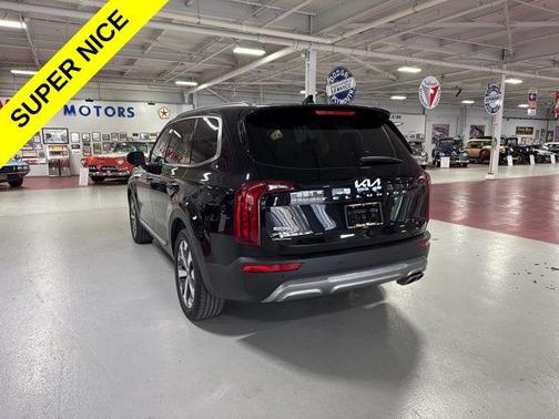 Ebony Black 2022 Kia Telluride S