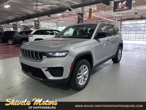 2025 Jeep Grand Cherokee Laredo
