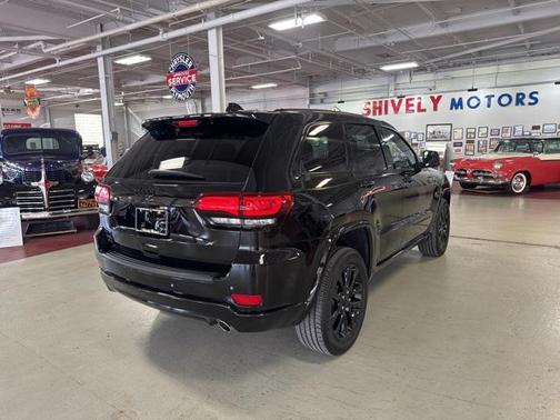 2022 Jeep Grand Cherokee Laredo