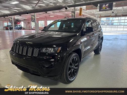 2022 Jeep Grand Cherokee Laredo