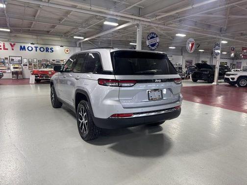 Silver Zynith 2025 Jeep Grand Cherokee Limited