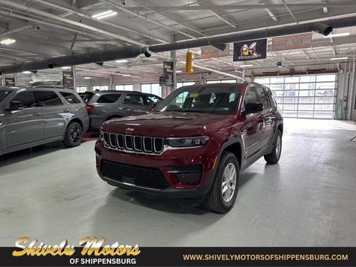 2025 Jeep Grand Cherokee Laredo