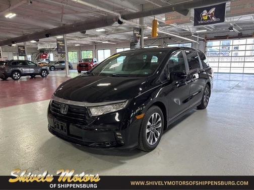Crystal Black Pearl 2023 Honda Odyssey EX-L