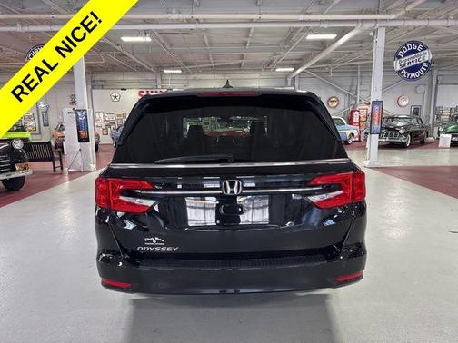 Crystal Black Pearl 2023 Honda Odyssey EX-L