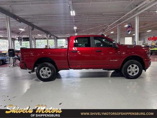 Molten Red Pearlcoat 2026 RAM 3500 Big Horn Crew Cab 4x4 6'4' Box