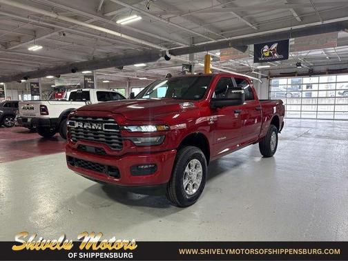Molten Red Pearlcoat 2026 RAM 3500 Big Horn Crew Cab 4x4 6'4' Box