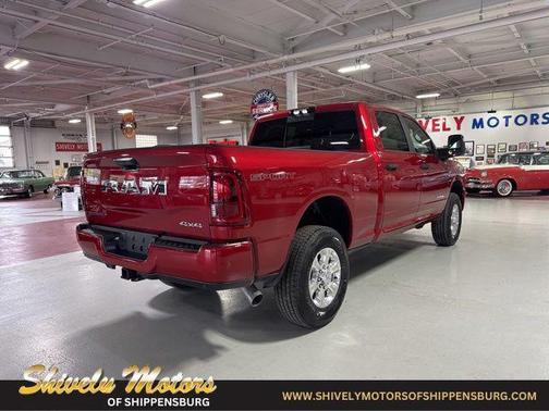 Molten Red Pearlcoat 2026 RAM 3500 Big Horn Crew Cab 4x4 6'4' Box
