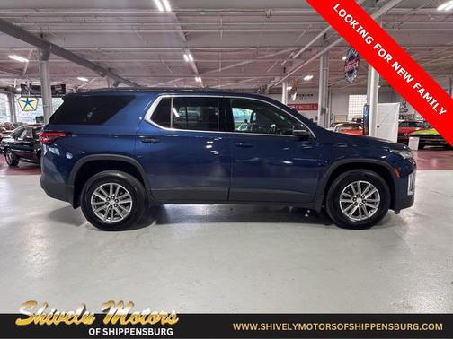 2023 Chevrolet Traverse LT Cloth