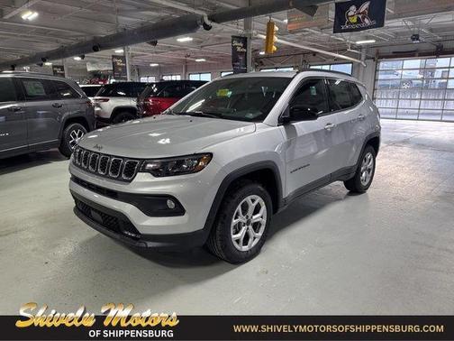 Silver Zynith Metallic Clearcoat 2026 Jeep Compass Latitude