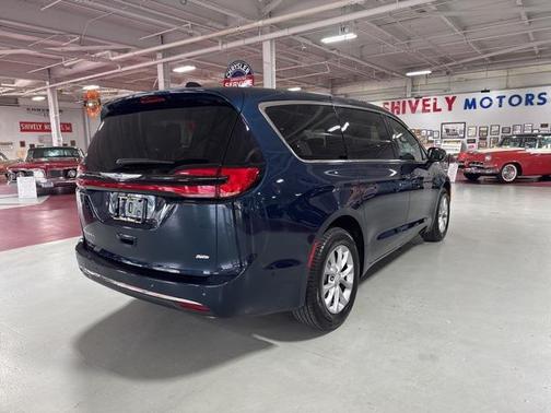 2025 Chrysler Pacifica L