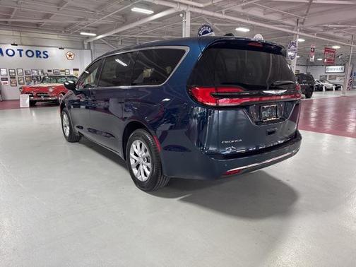2025 Chrysler Pacifica L