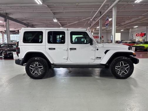 2025 Jeep Wrangler 4-Door Sahara 4x4