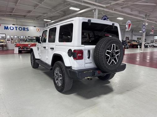 2025 Jeep Wrangler 4-Door Sahara 4x4
