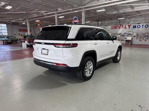 2025 Jeep Grand Cherokee Laredo
