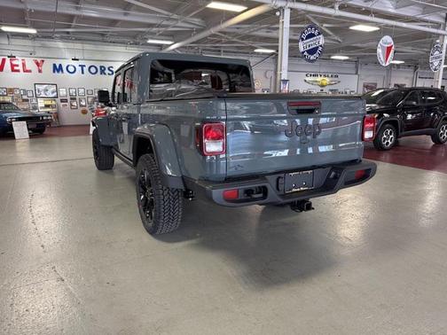 2025 Jeep Gladiator Nighthawk