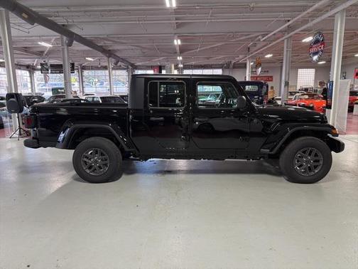 2025 Jeep Gladiator Sport S