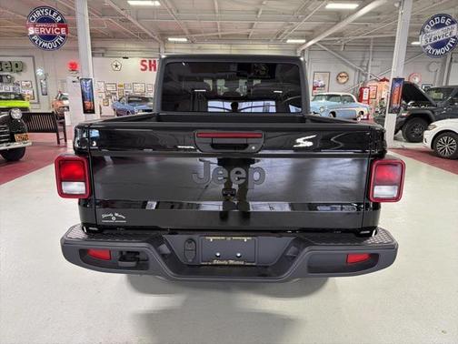 2025 Jeep Gladiator Sport S