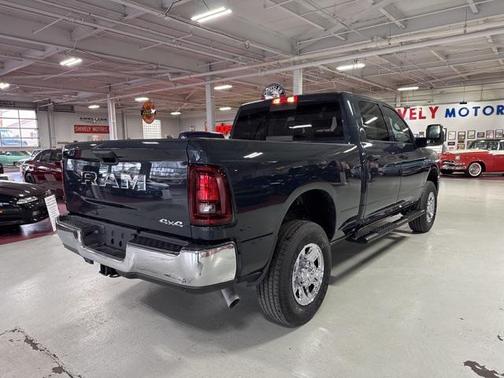2026 RAM 2500 Tradesman Crew Cab 4x4 6'4' Box