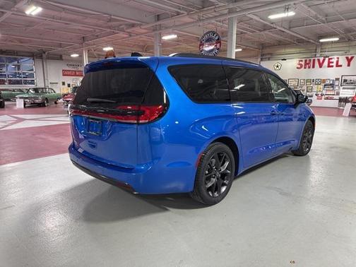 2026 Chrysler Pacifica L