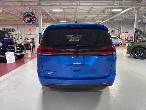 2026 Chrysler Pacifica L