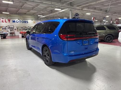 2026 Chrysler Pacifica L