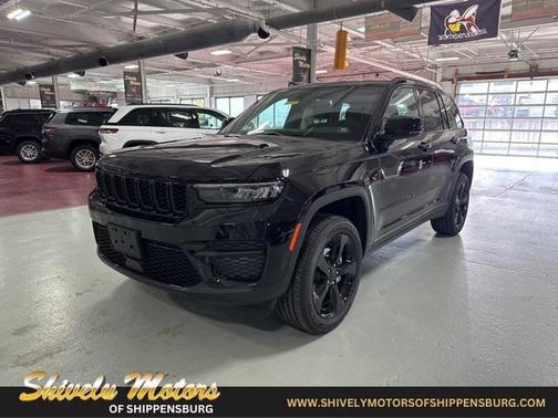 2025 Jeep Grand Cherokee Laredo