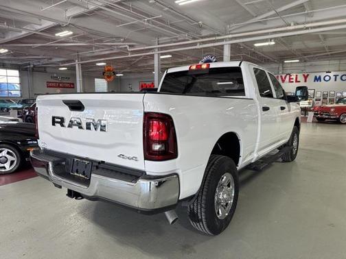 2026 RAM 2500 Tradesman Crew Cab 4x4 6'4' Box