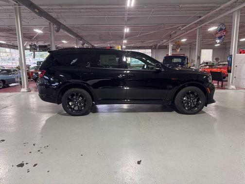 DB Black Crystal Clearcoat 2026 Dodge Durango GT Plus