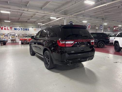 DB Black Crystal Clearcoat 2026 Dodge Durango GT Plus