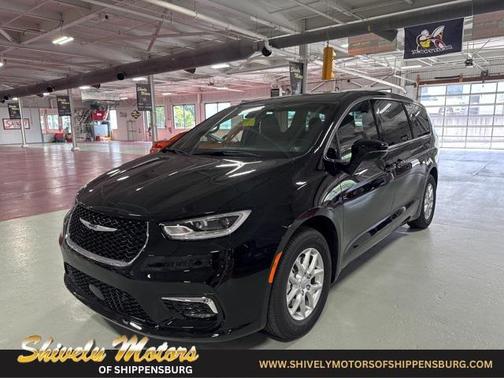 2025 Chrysler Pacifica L