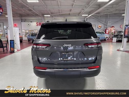 2025 Jeep Grand Cherokee L Laredo