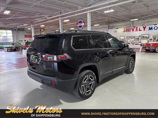 Diamond Black Crystal Pearlcoat 2026 Jeep Cherokee Limited