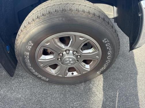 2018 RAM 2500 Big Horn Crew Cab 4x4 6'4' Box