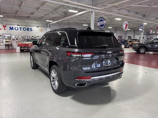 2025 Jeep Grand Cherokee Summit