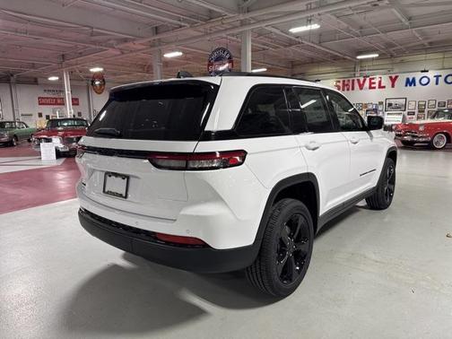 2025 Jeep Grand Cherokee Altitude