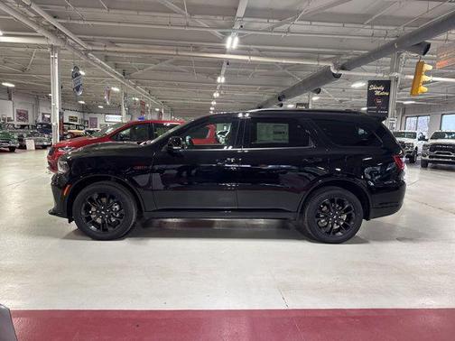 DB Black Crystal Clearcoat 2026 Dodge Durango GT Plus