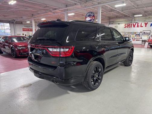 DB Black Crystal Clearcoat 2026 Dodge Durango GT Plus