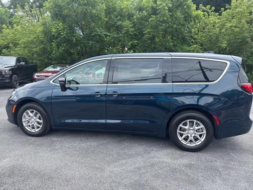 2025 Chrysler Pacifica L