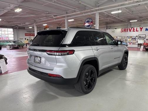 2025 Jeep Grand Cherokee Altitude