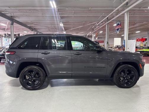 2024 Jeep Grand Cherokee Altitude
