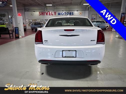 2023 Chrysler 300 Touring