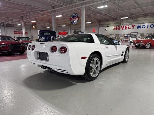 2004 Chevrolet Corvette Base