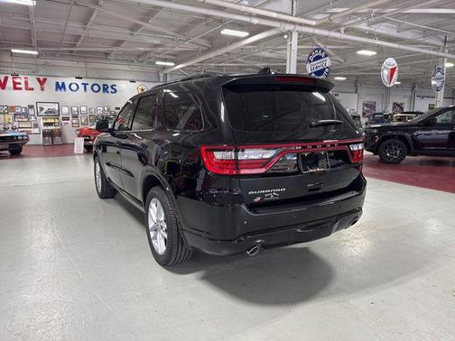 DB Black Crystal Clearcoat 2026 Dodge Durango GT Plus