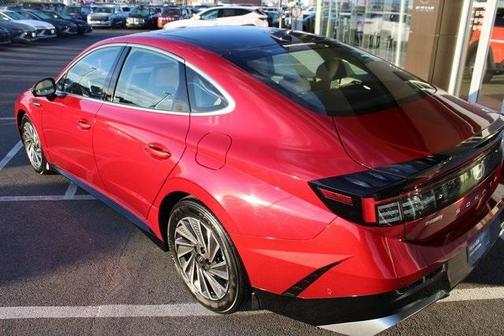 2024 Hyundai SONATA Hybrid Limited