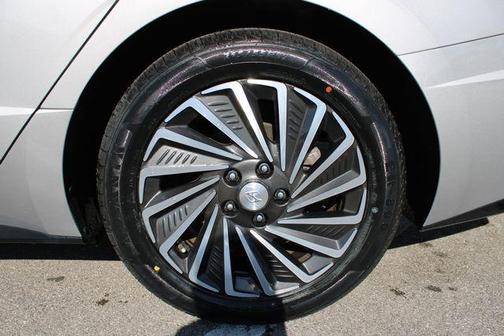 Silver 2023 Hyundai SONATA Hybrid SEL
