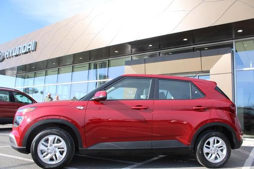 2025 Hyundai VENUE SE
