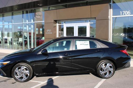 2025 Hyundai ELANTRA HEV SEL Sport